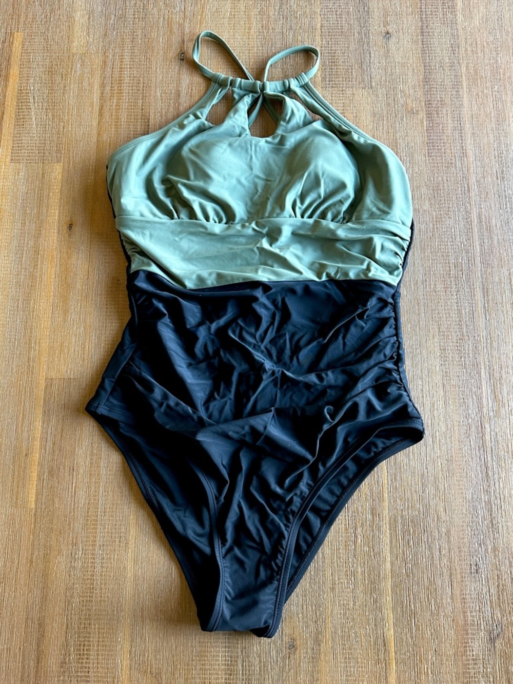 CUPSHE One-Piece High Neck Tummy Control Swimsuit - Picture 5 of 9